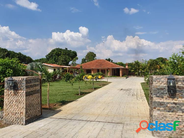 Casa en Venta en el Safari Country Club Carabobo 2900 Mts2