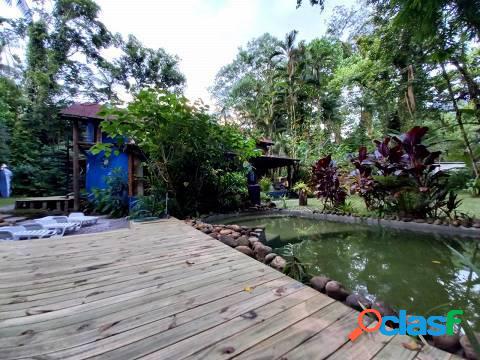 Casa no Sertão de Camburi com piscina e cachoeira ao lado,
