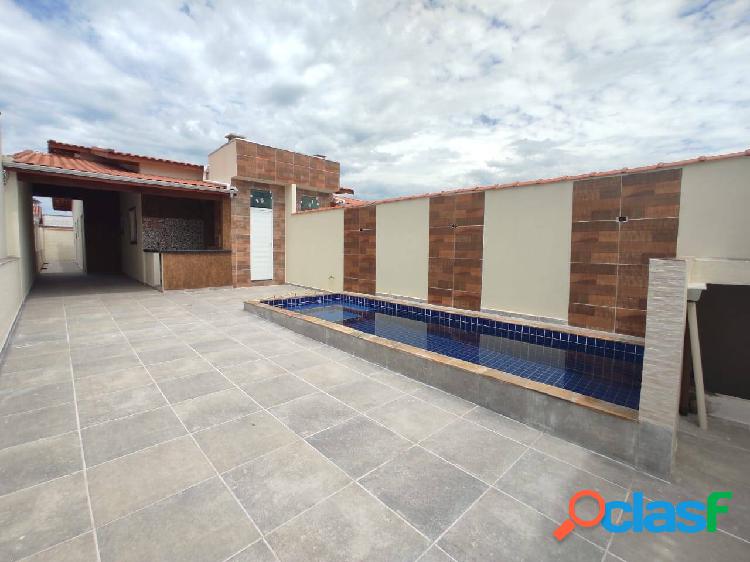 Casa nova de 2 dorms com piscina lado praia em Itanhaém