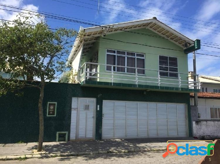 Excelente Casa de alvenaria à venda no Centro de Navegantes