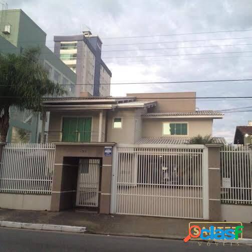 Excelente Casa à venda localizada no bairro Vila Operária