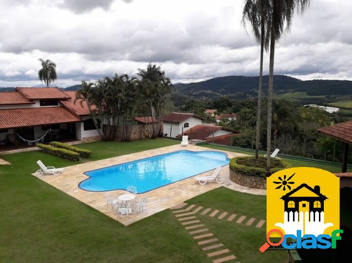 Imóvel em condomínio com área total de 2.754 m².