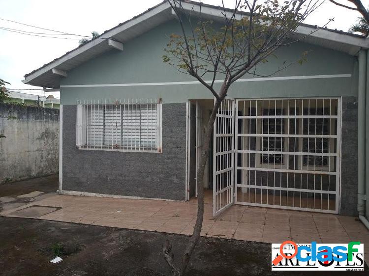 Lote inteiro- lado praia - casa 2 dormitórios - Mongaguá