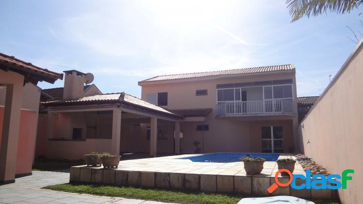 Sobrado com piscina á venda em Guaratuba-PR