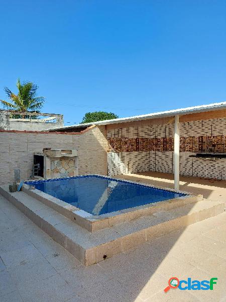 Sobrado novo de 3 dorms com piscina a 200m da praia -