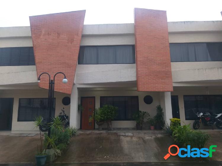 TOWNHOUSE EN VENTA EN GUAYABAL NAGUANAGUA 110 M2