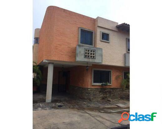 VENTA TOWNHOUSE MAÑONGO RESIDENCIAS MARCELLA