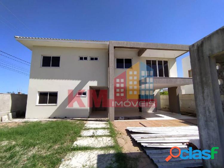 Vende-se ampla casa com área de lazer no Ninho