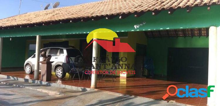 Vende-se casa com piscina em Indiaporã SP