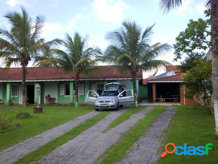linda casa espaçosa.