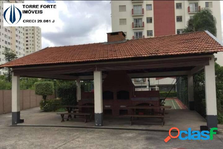 Apartamento com 2 dormitórios na Vila Ema
