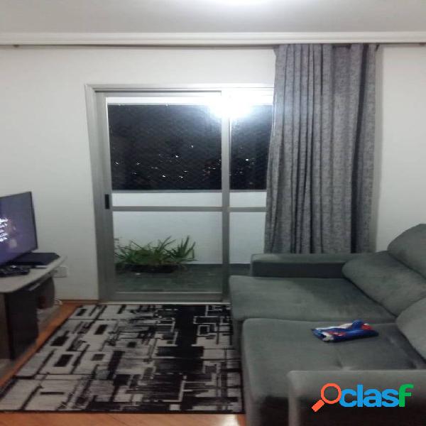 Apartamento com 3 dormitórios à venda, 60m² por R$330.000