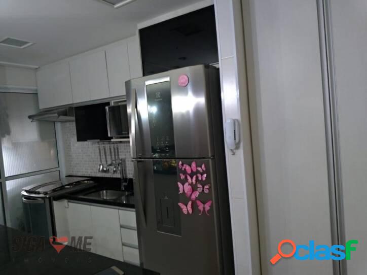 Apartamento com 3 dormitórios à venda, 68 m² por R$