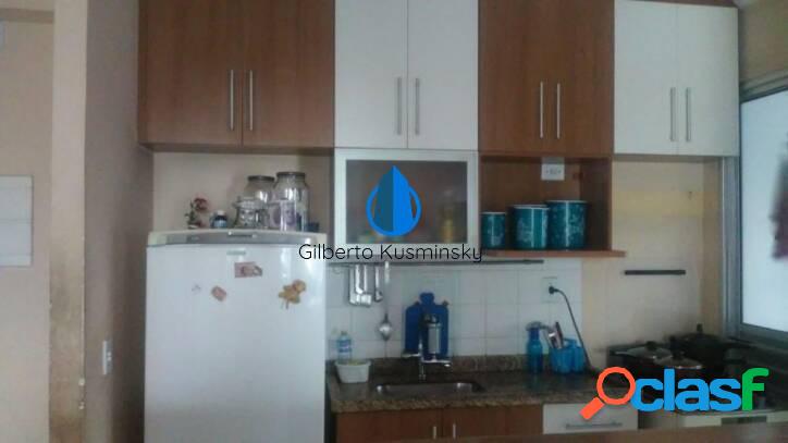 Apartamento com 3 dormitórios à venda, 70 m² por R$