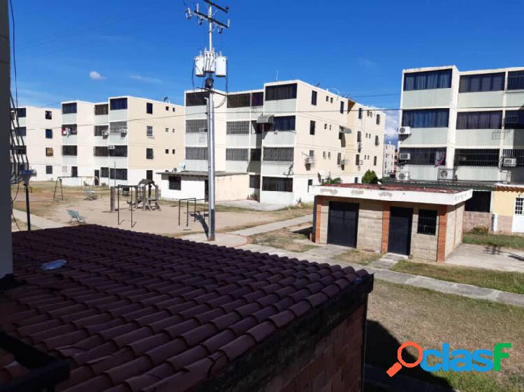 Apartamento en Buenaventura, Los Guayos en Obra Blanca