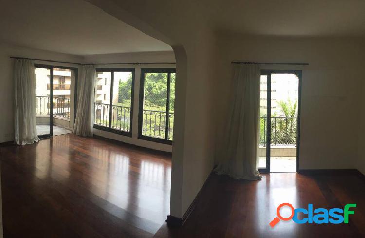 Apartamento no Jardins, 4 quartos sendo 4 suites, 4 vagas.