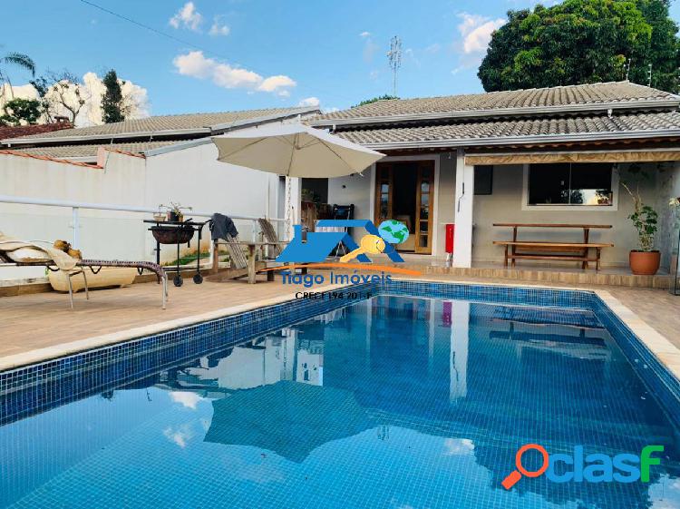 CASA COM PISCINA A VENDA EM TERRA PRETA E ACEITA PERMUTA