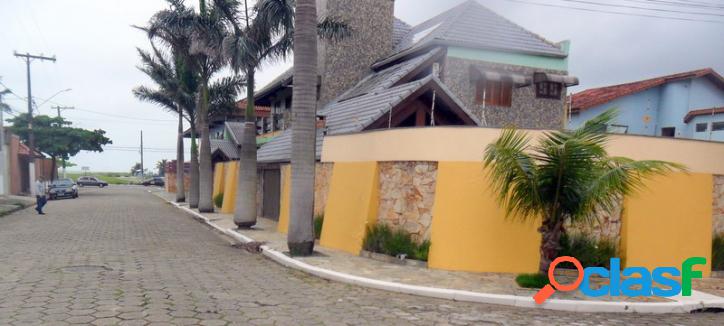 CASA DE ALTO PADRÃO PERTO DA PRAIA