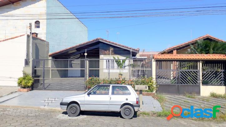 CASA LADO LINHA 4 DORMITORIOS, PISCINA, CHURRASQUEIRA