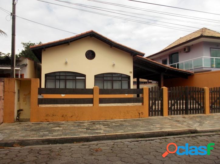 CASA LADO PRAIA COM PISCINA