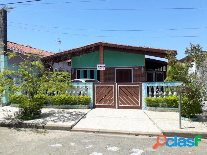 CASA LADO PRAIA EM 3 LOTES COM PISCINA