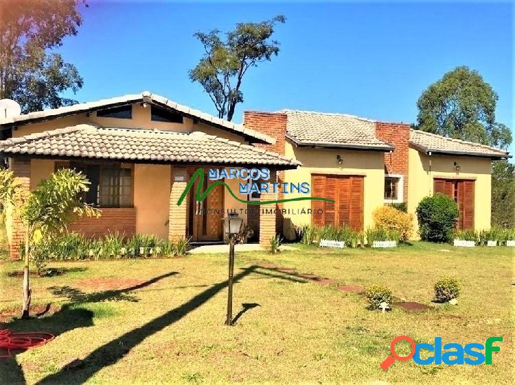 Casa Espetacular com 4 Dormitórios em Condomínio no