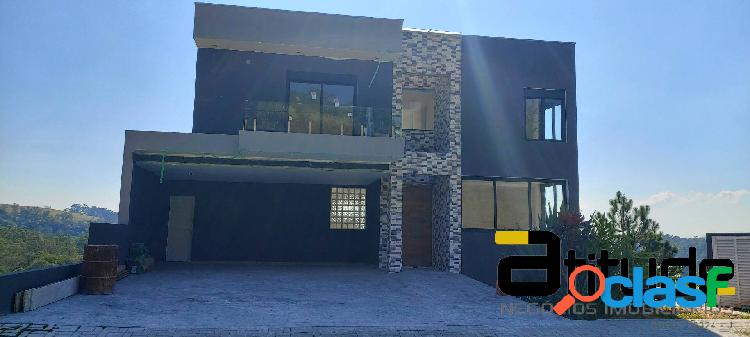 Casa Nova a Venda - 3 Suítes - 4 Vagas - Cond. Fechado -