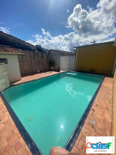 Casa com 3 dormitórios e piscina com cascata!