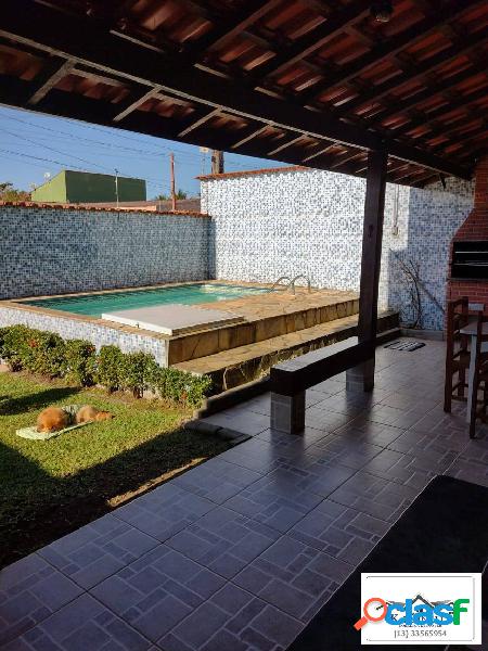 Casa com Piscina em Itanhaém / 5 Dormitórios.