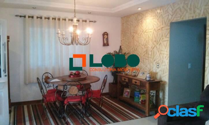 Casa duplex com 4 quartos sendo 1 suíte