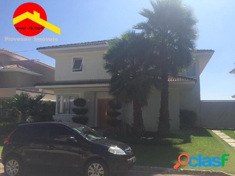 Casa em Condomínio de Alto Padrão