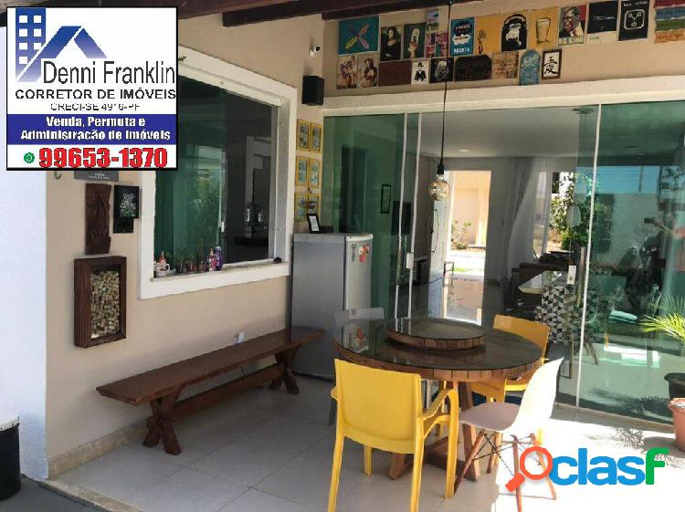 Casa em condomínio fechado com 3 quartos