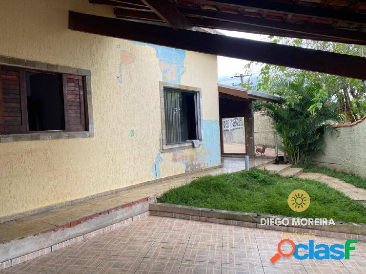 Casa à venda em Terra Preta com 3 suítes.