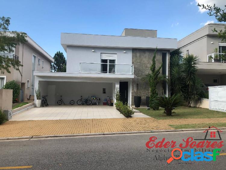 Casa à venda em rua tranquila, com a melhor vista do