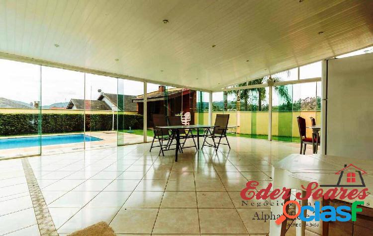 Confira: casa de 620m² à venda no Residencial Melville em