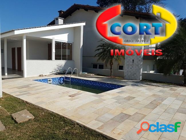 Excelente Casa térrea no Condomínio Arujazinho IV -