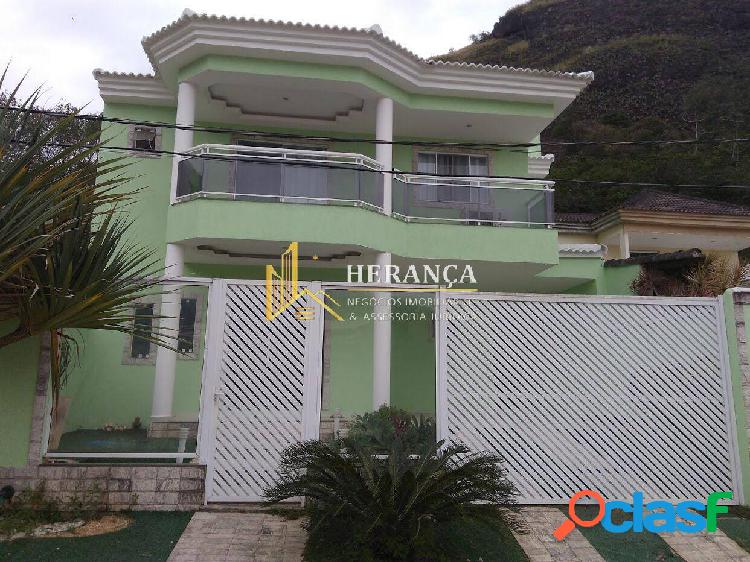 Excelente casa triplex com 4 suítes !!!