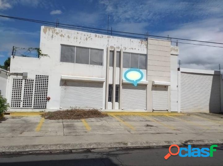 Galpón Comercial con Oficinas