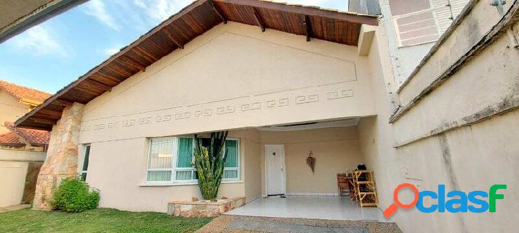 LINDISSIMA CASA COM ESPAÇO PRA PISCINA