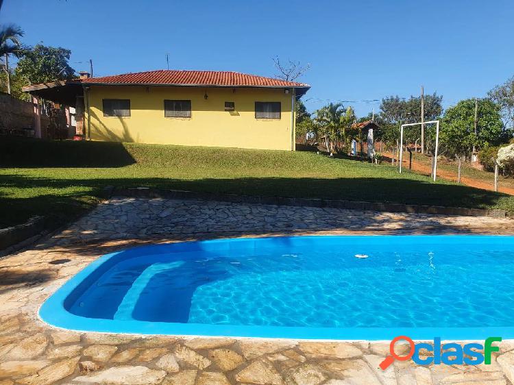 Linda Chácara com piscina em Artur Nogueira - SP