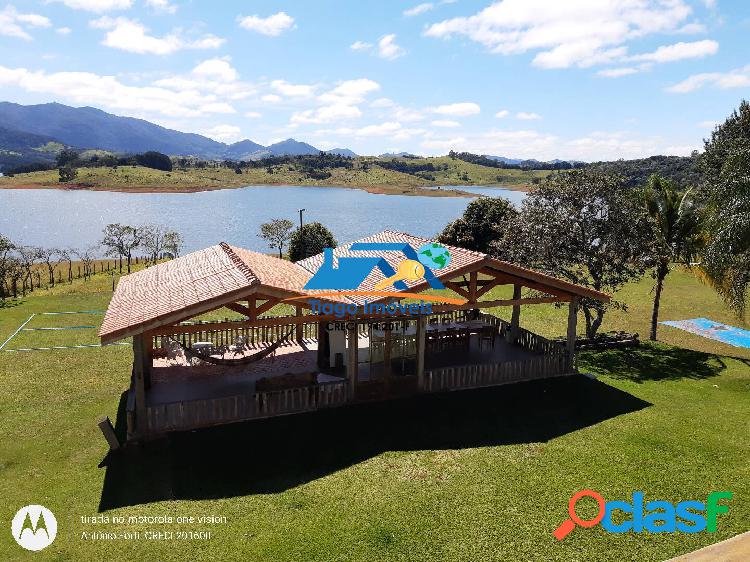 SITÍO COM ACESSO DIRETO PARA A REPRESA EM PIRACAIA