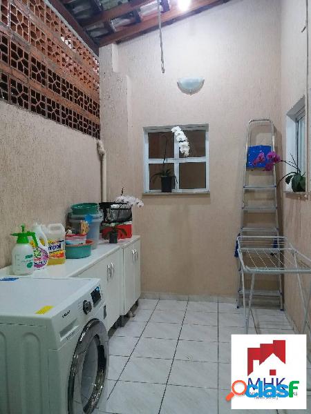 Sobrado Condomínio Fechado - 3 Suítes - 236m² - Vila