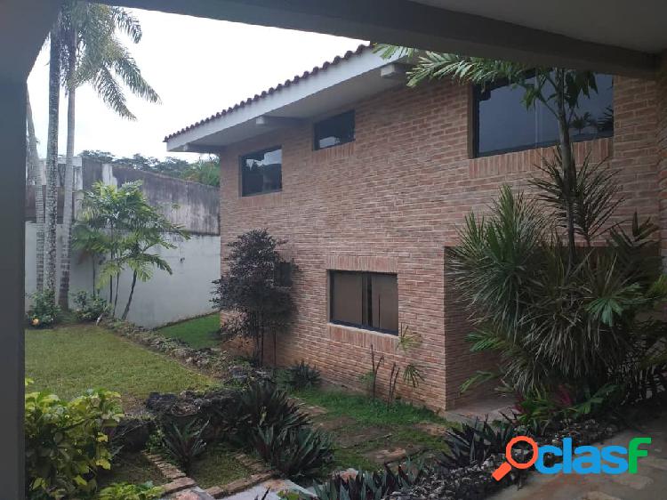 Venta de casa en Guataparo Country Club.Con vista al campo