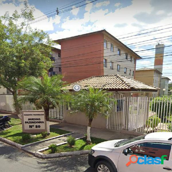 Apartamento de 03 dormitórios no bairro Fazendinha -