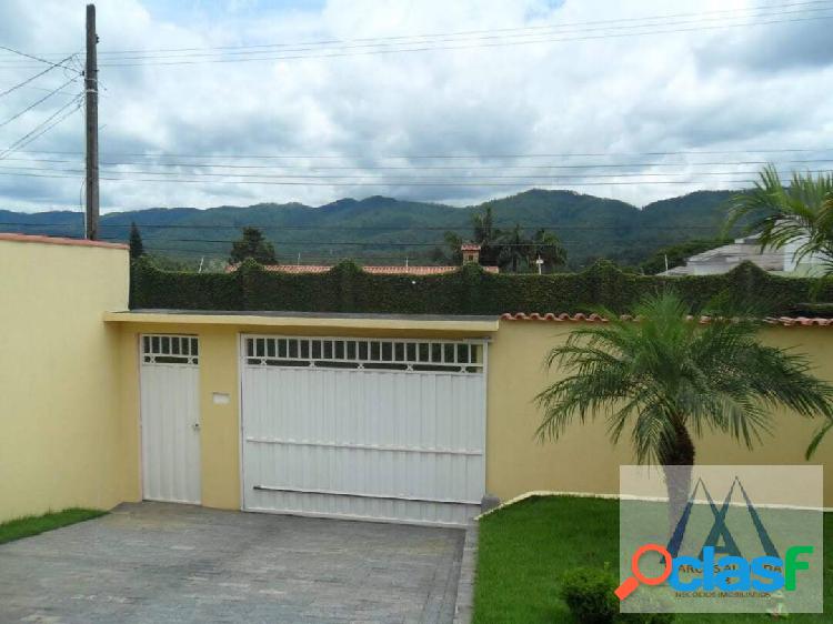 CASA TÉRREA COM 3 DORMITÓRIOS - VILA SUISSA