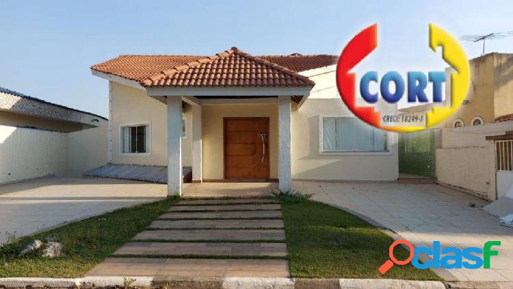 Casa para venda e locação no condomínio Arujá Country