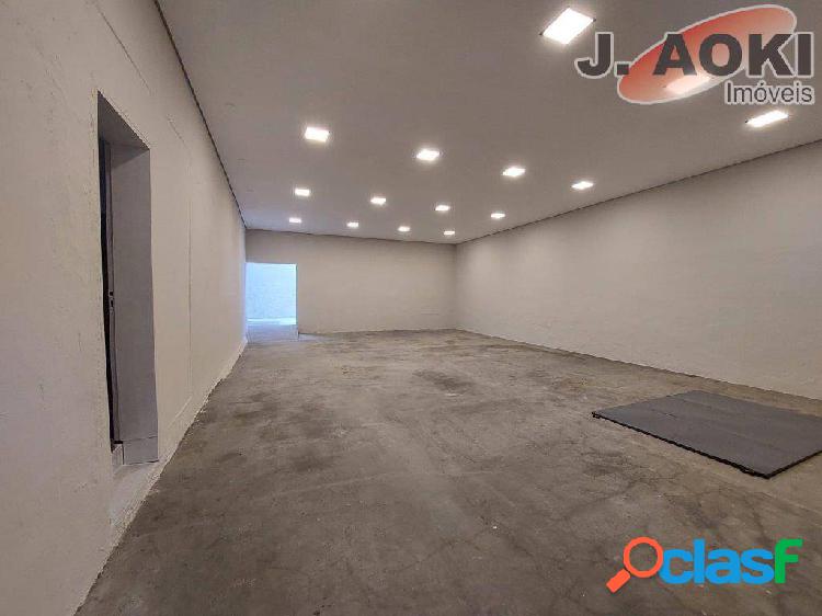 Galpão para aluguel possui 230 m²
