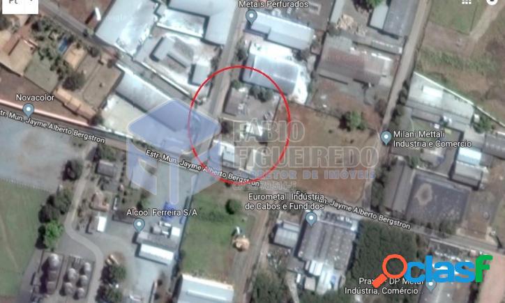Área com 3.581m2 + Barracão - Dist.