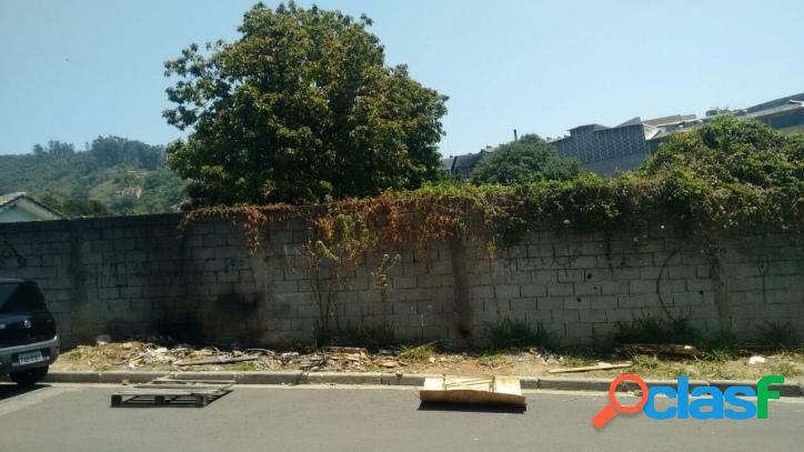 Área plana com 1.400m² em Barueri - Jardim Califórnia