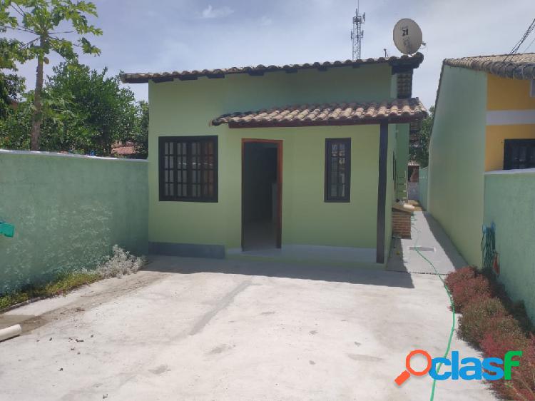 LINDA CASA DE 02 QUARTOS E COM PISCINA + ÁREA GOURMET COM